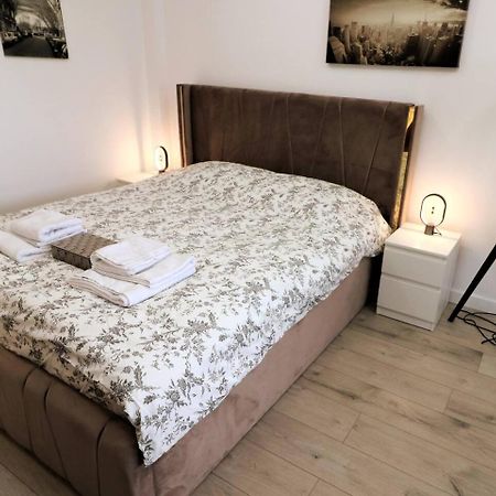 Charming City Center Apartment - Free Minibar Bucarest Exterior foto