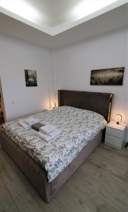 Charming City Center Apartment - Free Minibar Bucarest Exterior foto